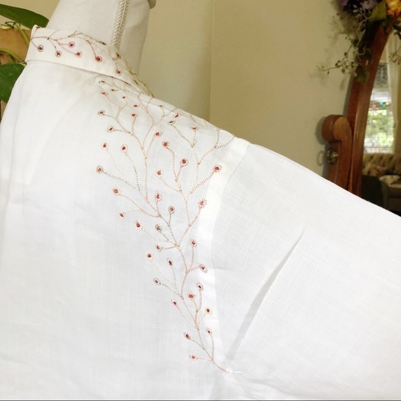 Nice Embroidered Off White Linen Top  C11 - Picture 7 of 9